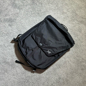 좌쓰 Arc'teryx Granville 25 Backpack Black 아크테릭스 그랜빌 25 백팩 블랙