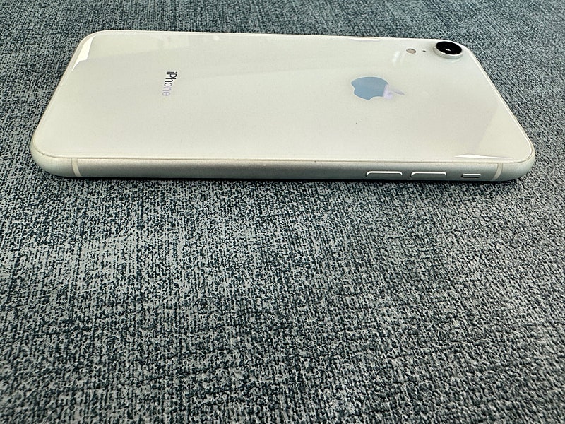 (A급) 아이폰XR 64G 화이트 배터리 76% 깨끗한...--4
