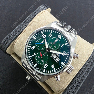 IWC 파일럿워치 크로노그래프 43mm 43미리 데에데이트 스틸 그린 IW378006 판매합니다.