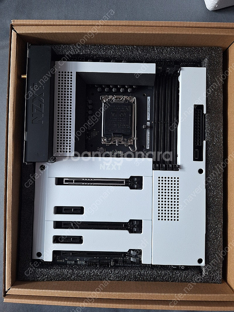 NZXT N7 Z790 Matte White--0