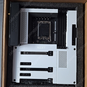 NZXT N7 Z790 Matte White