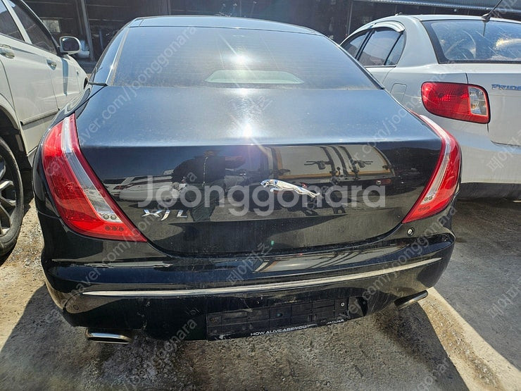 제규어 XJ 5.0 LWB P.L 2012년식 차량 중...--3