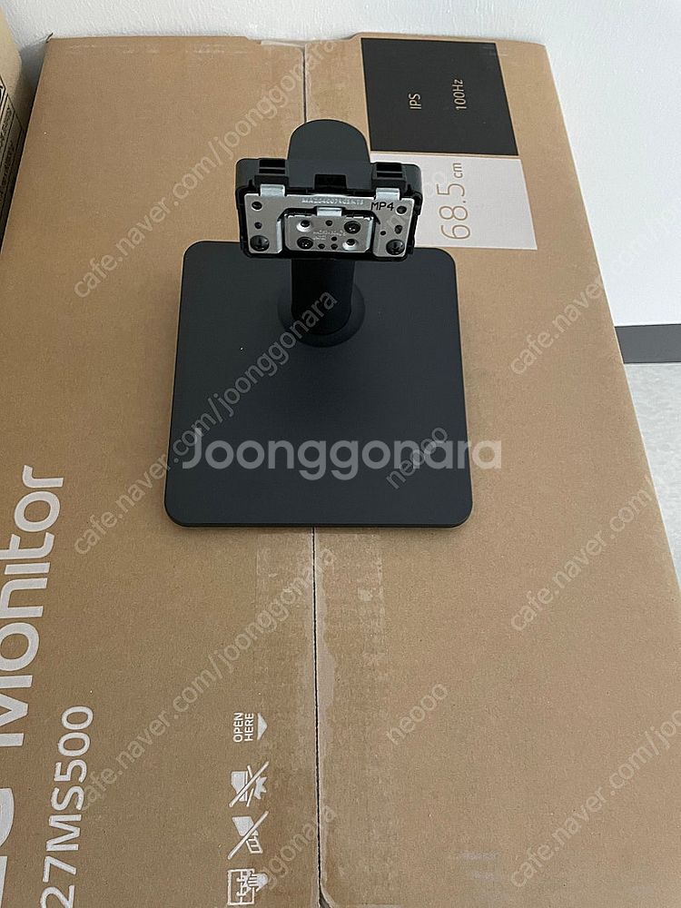 LG 27인치 모니터 27MS500--1