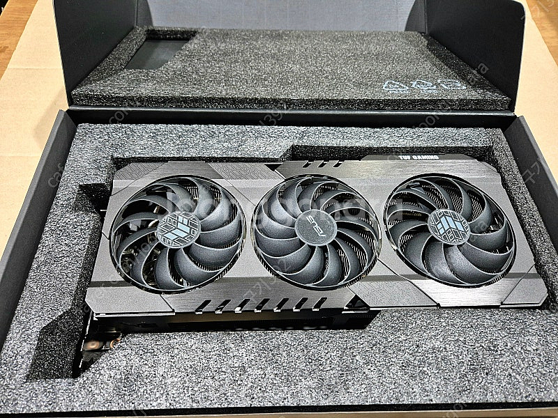 ASUS TUF Gaming RX 6900 XT--1