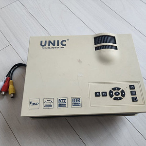 UNIC 가정용 빔프로젝터 UC40 (18,000원)