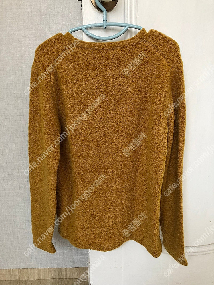 더니트컴퍼니 부클니트 S사이즈 팝니다. 이미지