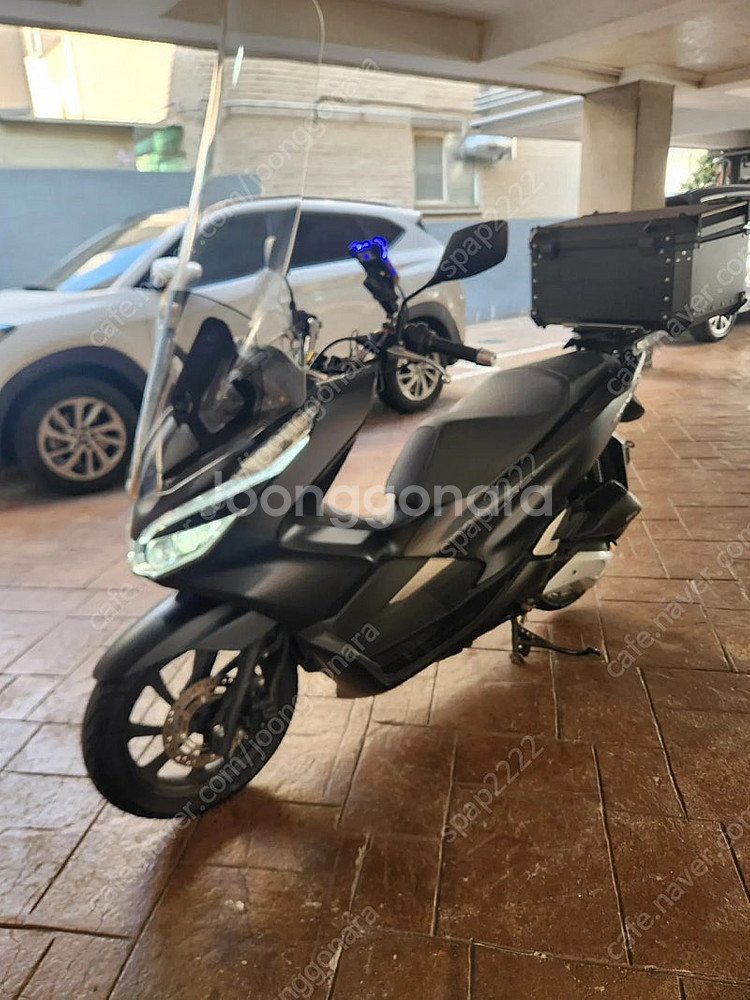 20년식 pcx 10500키로 팝니다--1