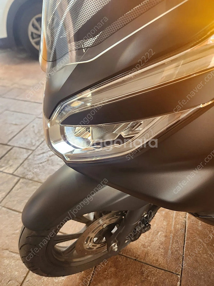 20년식 pcx 10500키로 팝니다--2