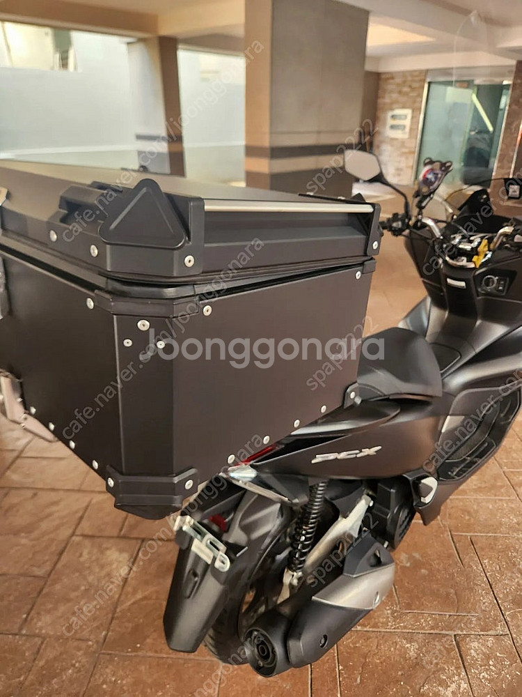 20년식 pcx 10500키로 팝니다--8