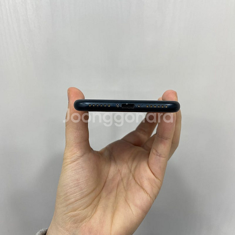34707 아이폰SE3 64기가 블랙 팝니다 배터리10...--3