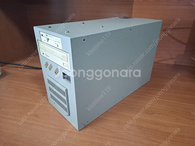 Advantech IPC-68.. Slot 산업용 컴퓨...--1