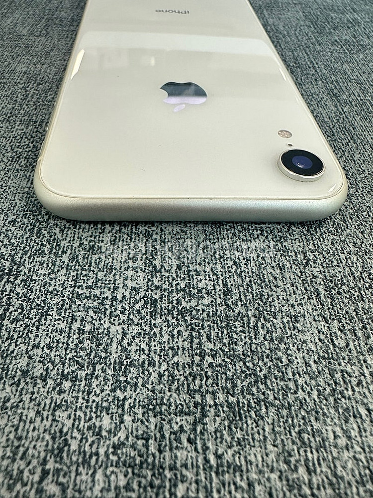 (A급) 아이폰XR 64G 화이트 배터리 76% 깨끗한...--5
