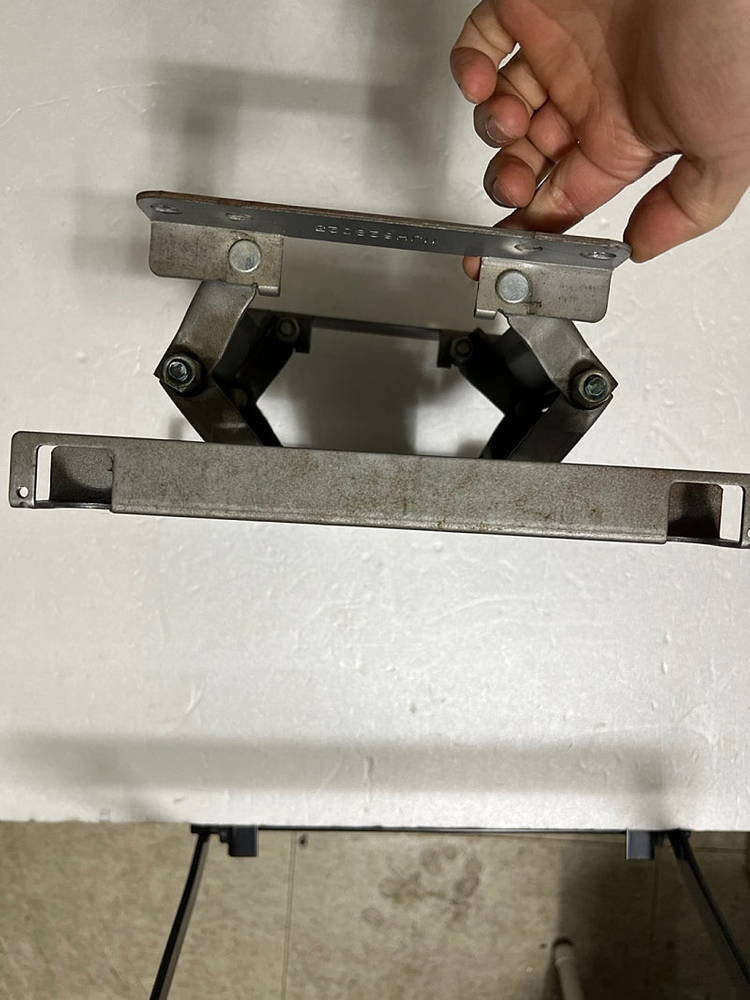 엘지 티비 벽걸이 브라켓 LSW230A LG TV 베사 200*200 42인치 ~55인치 이미지