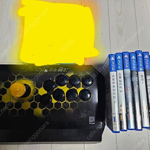 ps4 게임이랑 주변기기 팝니다.