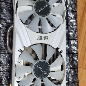 갤럭시 개간지 화이트 GTX 960 그래픽카드