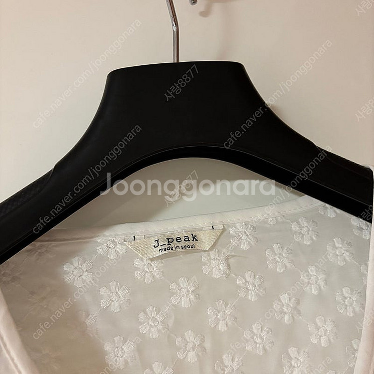제이피크 레이스 오간자 빅카라 프릴 벌룬 퍼프 블라우스...--6