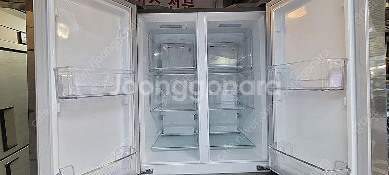 [판매]가정용 김치냉장고 400리터 LG 18년식 냉동...--2