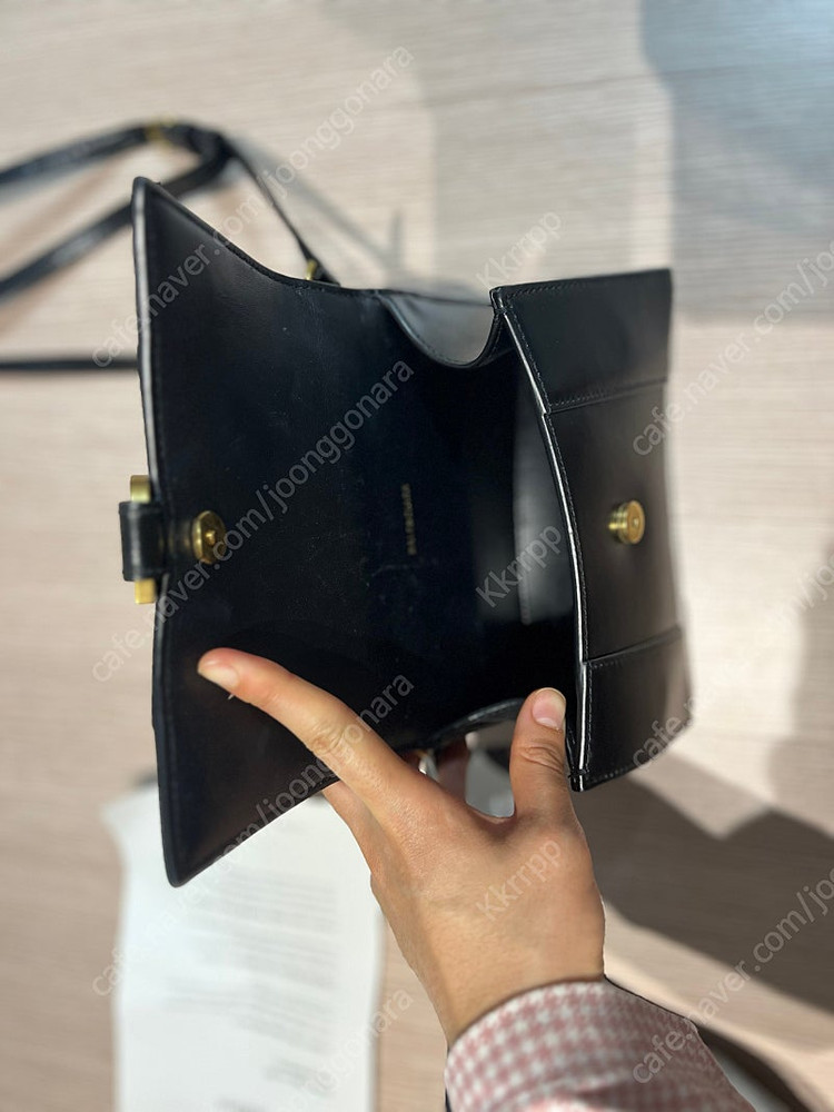 발렌시아가 아워글래스xs 이미지