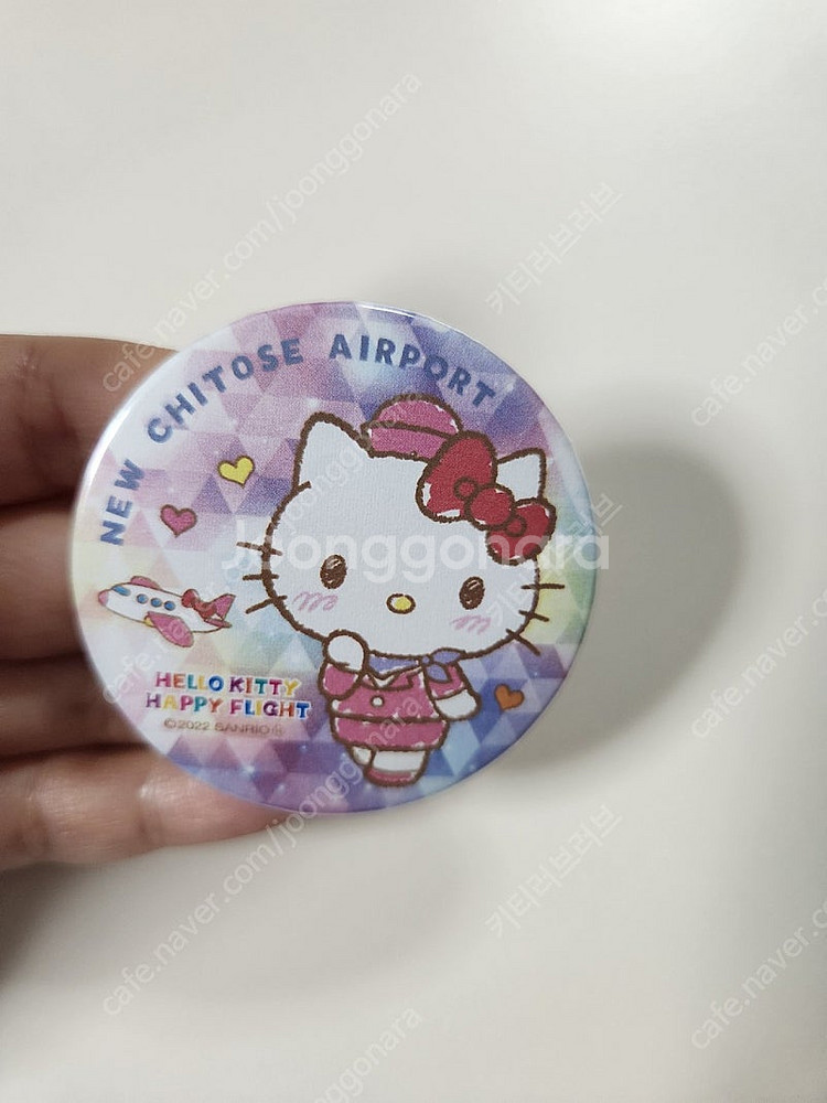 헬로키티 공항 한정 키티 스트랩+승무원 키티 뱃지 세트...--9