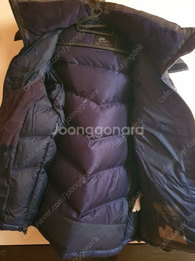 네파 거위털 패딩--1