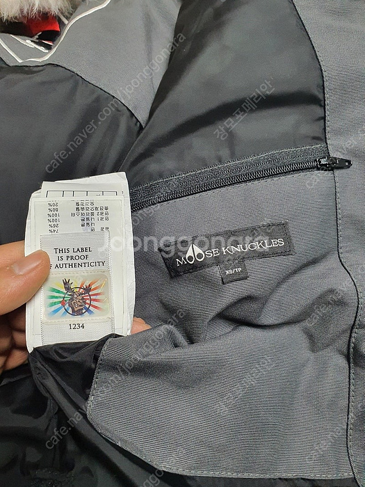 무스너클 쓰리쿼터 패딩 봄버 자켓 그레이 / 블랙퍼 X...--7