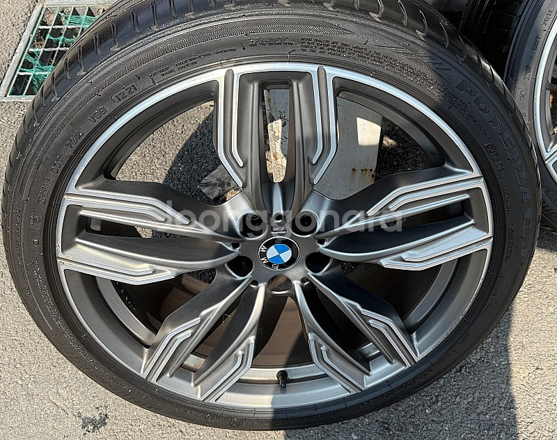 BMW M760Li 순정20인치 휠타이어--5