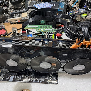 그래픽카드 GTX 670 4기가 기가비이트 팝니다