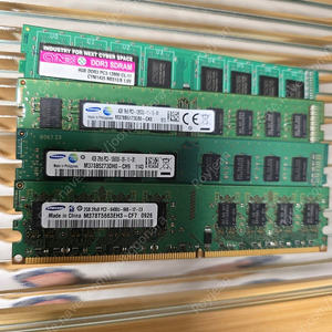 DDR3 메모리 4g 팝니다.