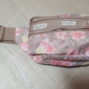 [ LeSportsac ] 레스포삭 힙색 ₩78,000 허리 가방