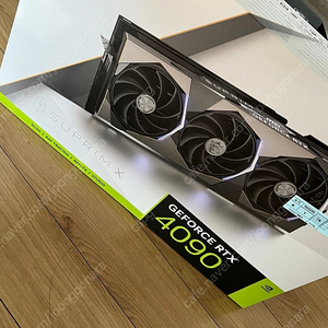 RTX4090 슈프림 X 팝니다.