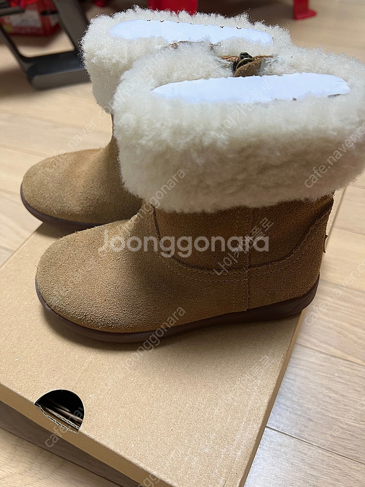 어그 UGG 키즈 조리2 스웨이드 양가죽 부츠--2