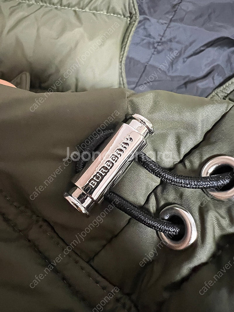 버버리 달머트 패딩 카키 xs--5