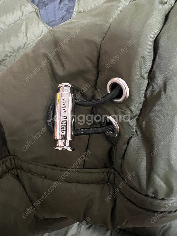 버버리 달머트 패딩 카키 xs--6