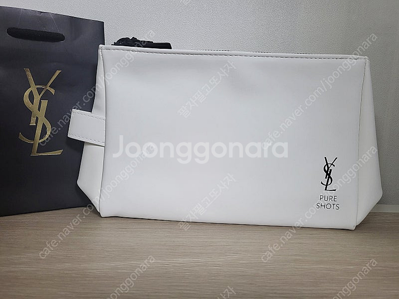 정품) 새상품 입생로랑 화이트 손잡이 파우치 (코스메틱--0
