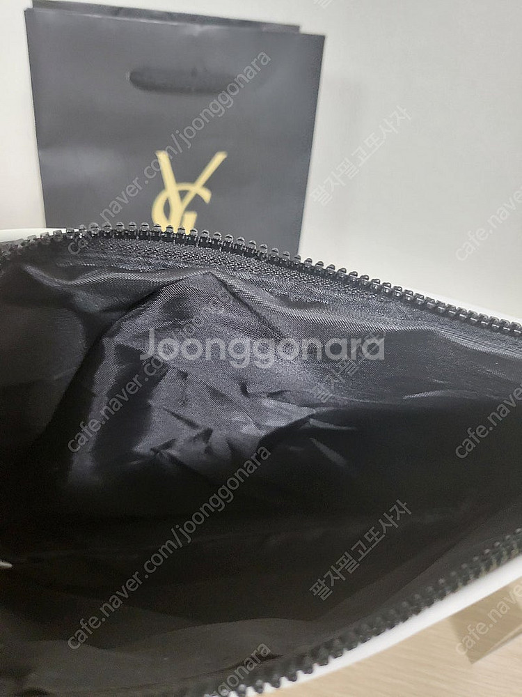정품) 새상품 입생로랑 화이트 손잡이 파우치 (코스메틱--5