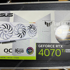 ASUS 4070 ti suepr TUF 화이트