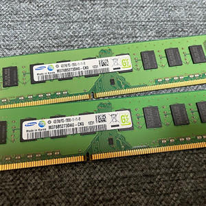 인텔 I5 3570 CPU 쿨러 포함 , 삼성 DDR3 4G 램 x 2개