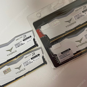 TEAMGROUP T-FORCE DELTA RGB 8GB*4