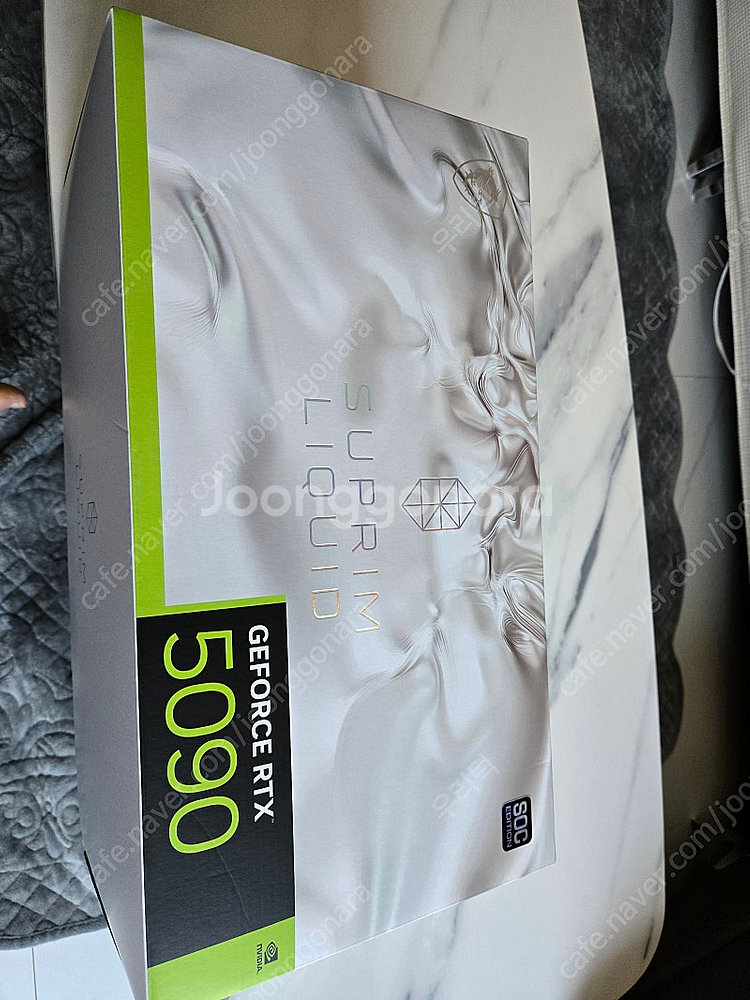 MSI 지포스 RTX 5090 슈프림 리퀴드 SOC D...--1