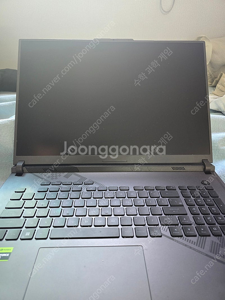 Asus ROG Strix G18 4070--1