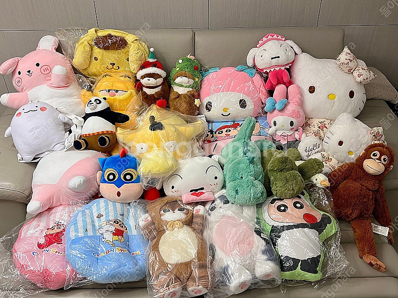 이사준비로 인형 저렴하게 내놓습니다 짱구 산리오 수달 키티등등--0