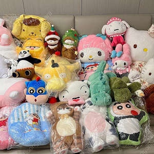 이사준비로 인형 저렴하게 내놓습니다 짱구 산리오 수달 키티등등