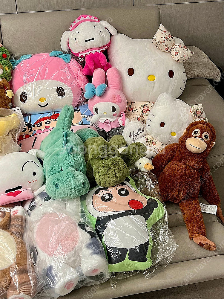 이사준비로 인형 저렴하게 내놓습니다 짱구 산리오 수달 키티등등--3