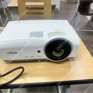 프로젝터 : 비비텍 DU857 5000안 6개월 실 사용 후 보관 중인 제품팝니다.