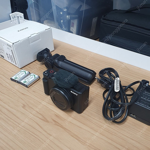 소니 SONY ZV-1M2 (1대) & SONY A7S2 (2대) + 세로그립 판매합니다.