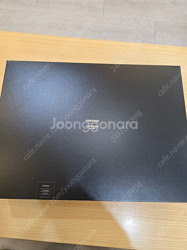 갤럭시Z폴드5톰브라운에디션512gb 국내판풀세트단순개봉...--1