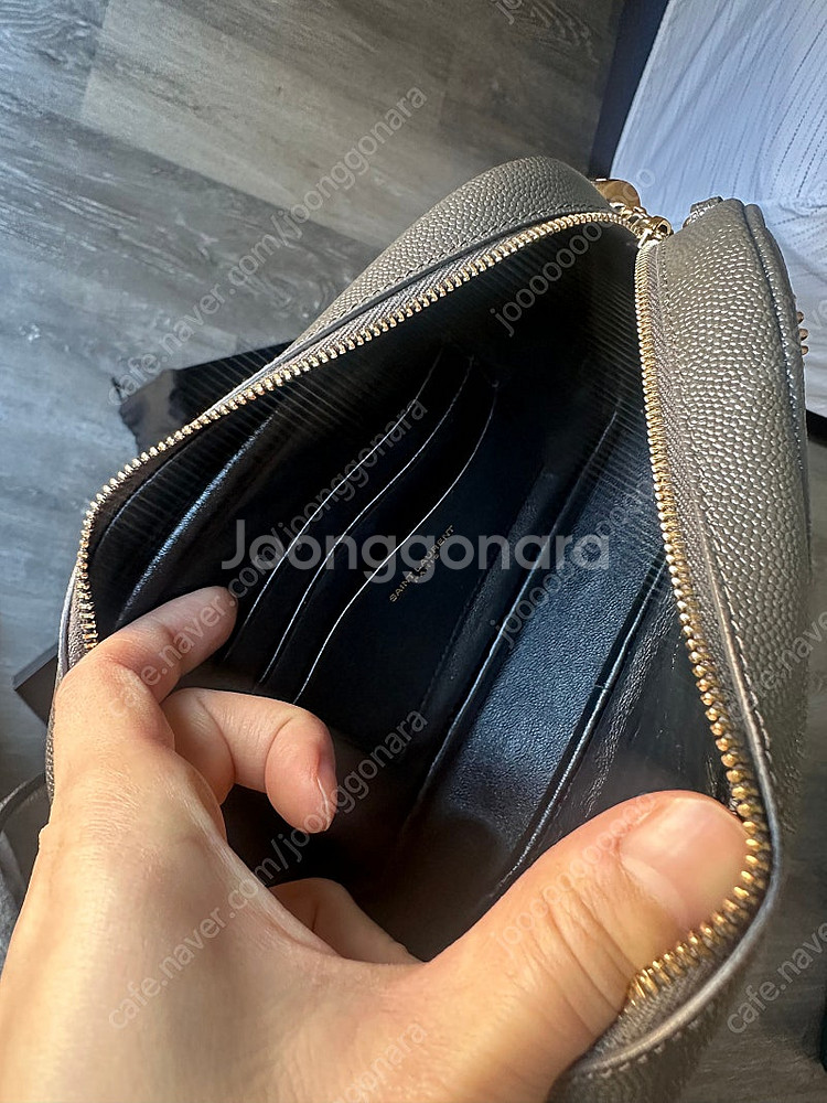 입생로랑 루미니 카메라백 페블+빈티지골드--7