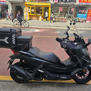 24년식 포르자350 팝니다