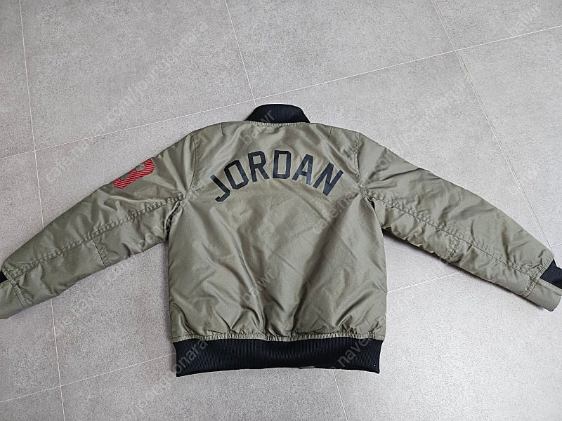 조던키즈 항공점퍼 5-6y 팝니다.--1