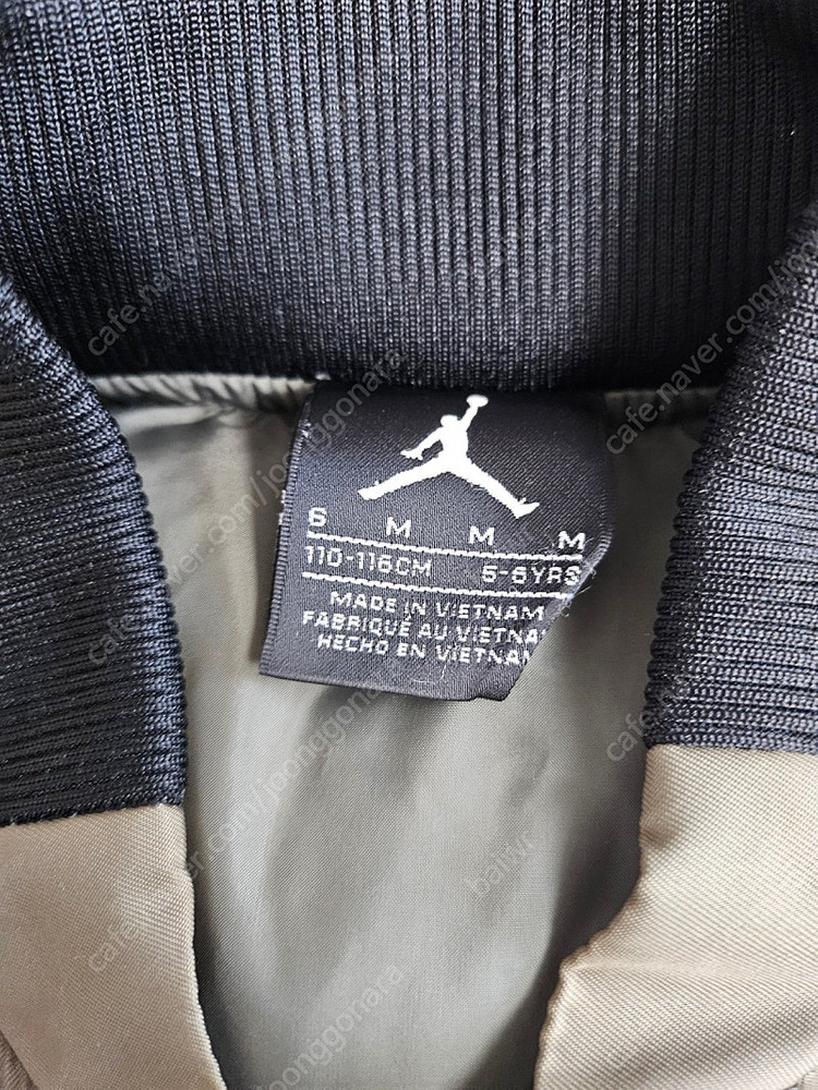 조던키즈 항공점퍼 5-6y 팝니다.--2